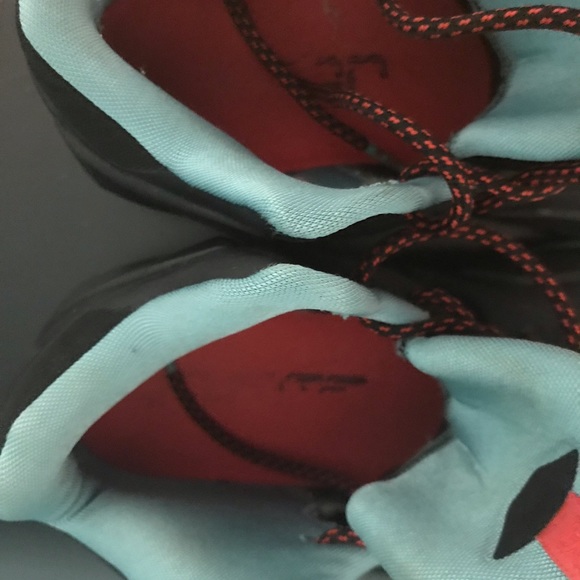 Lebron 11 - size 6Youth size - Picture 5 of 6